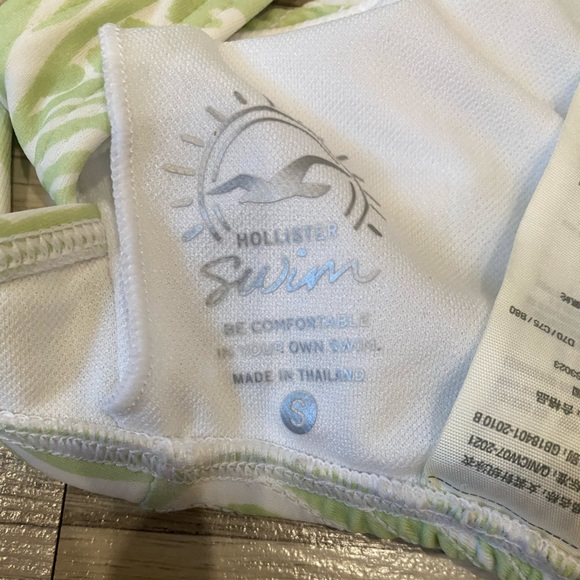 Hollister Swim Bikini. Green Zebra. True to size. Used very few times. - Picture 4 of 4